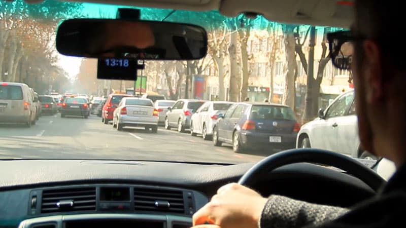Sükanı sağda olan avtomobillərə icazə varmı? (VİDEO)