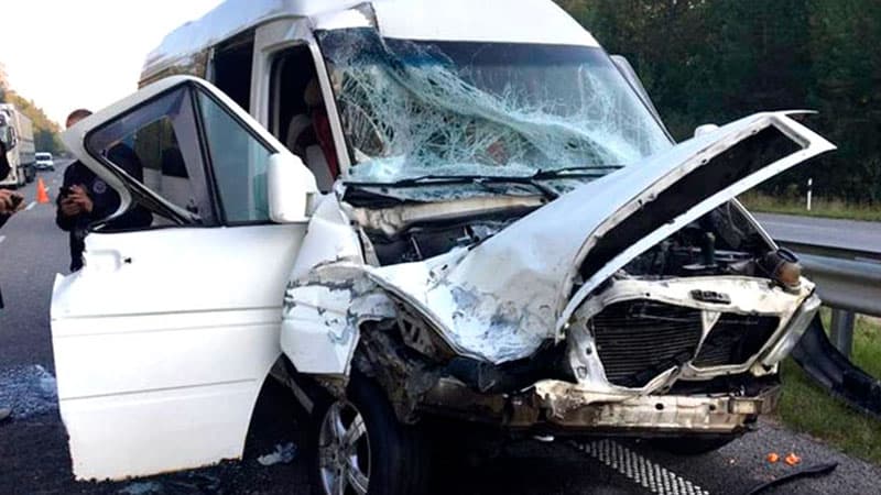 Azərbaycanda mikroavtobus aşdı: ölən və yaralananlar var