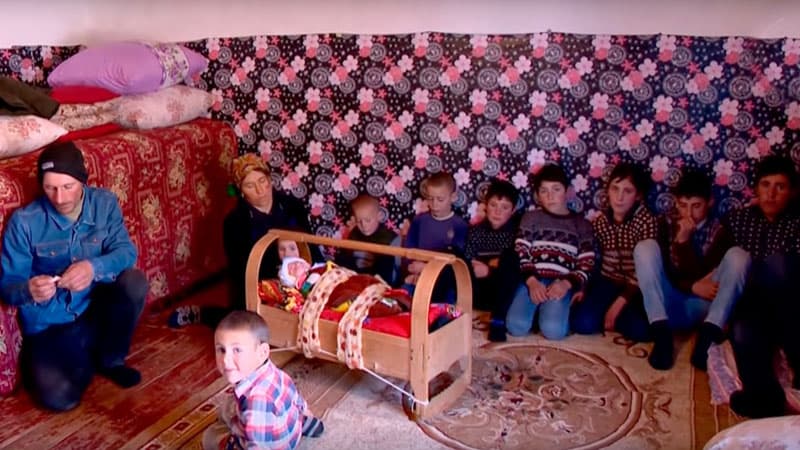 Azərbaycanda şok: 32 yaşlı kişinin 10 uşağı var (VİDEO)