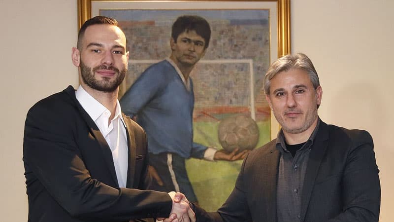 "Qarabağ"dan ayrılan futbolçu rəsmən "Levski"də (FOTO)