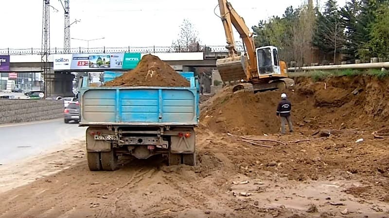 Bakı-Sumqayıt yolundan köçürülmə işlərinə başlanıldı  (VİDEO)