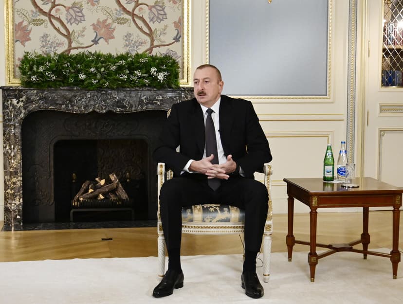 Prezident yerli jurnalistlərə müsahibə verdi (FOTOLAR)