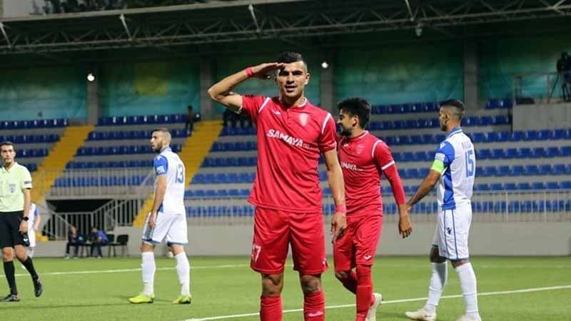 Azərbaycan millisinin futbolçusu iki ölkədən təklif aldı