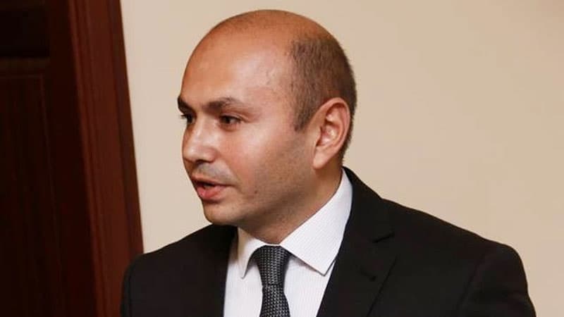 Tanınmış politoloq sədr müavini seçildi
