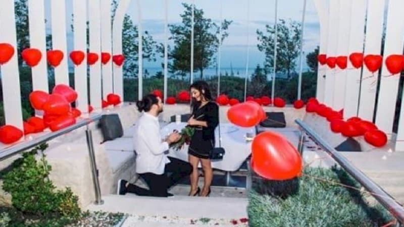 Əməkdar artistin qızı italyan oğlanla ailə qurur (FOTO)