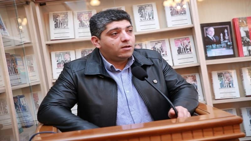 Tarixçi alim Ramin Əlizadə deputatlığa namizədliyini irəli sürdü