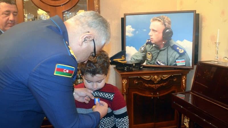 Rəşad Atakişiyevin medalı ailəsinə təqdim olundu (FOTOLAR)