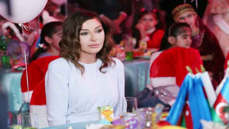 Mehriban Əliyeva Heydər Əliyev Fondunun uşaqlar üçün təşkil etdiyi  bayram şənliyində 