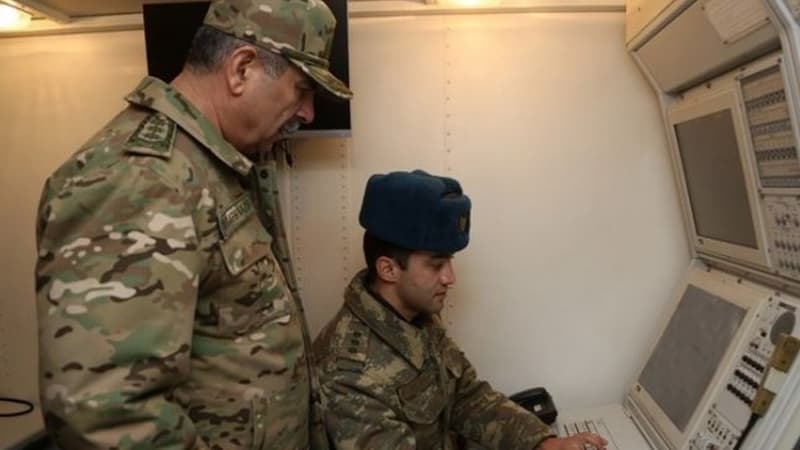 Zakir Həsənov döyüş hazırlığını yoxladı (FOTOLAR)