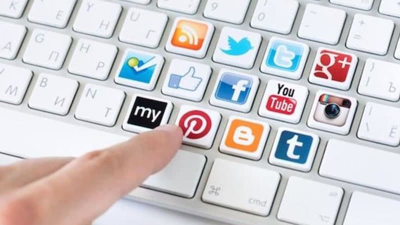 Azərbaycanda "Facebook" istifadəçilərinin fəallığı azalıb