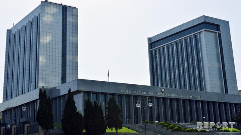 Növbədənkənar parlament seçkilərində iştirak edəcək partiyaların sayı 21-ə çatdı