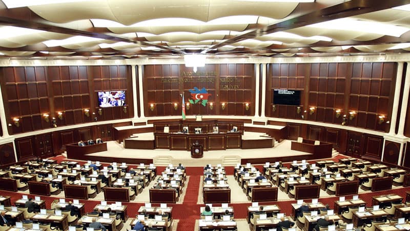 394 nəfərin deputatlığa namizədliyi qeydə alındı