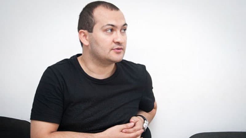 Tanınmış teleaparıcı Rauf Arifoğlunun vəkili oldu  (FOTO)