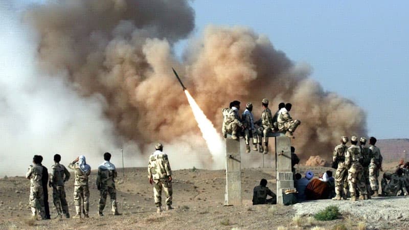 İran ABŞ bazalarını bombaladı: təyyarə məhv edildi (VİDEO)