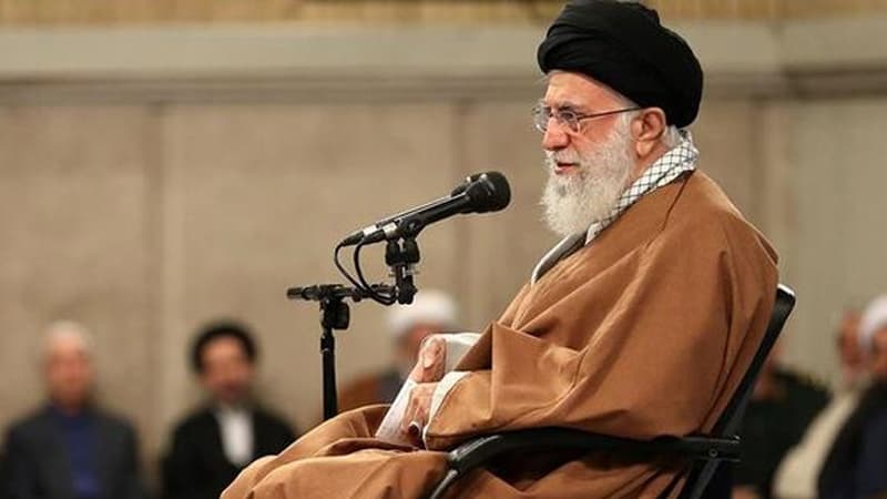Xamneyi təyyarənin raketlə vurulması ilə bağlı təlimatlar verdi
