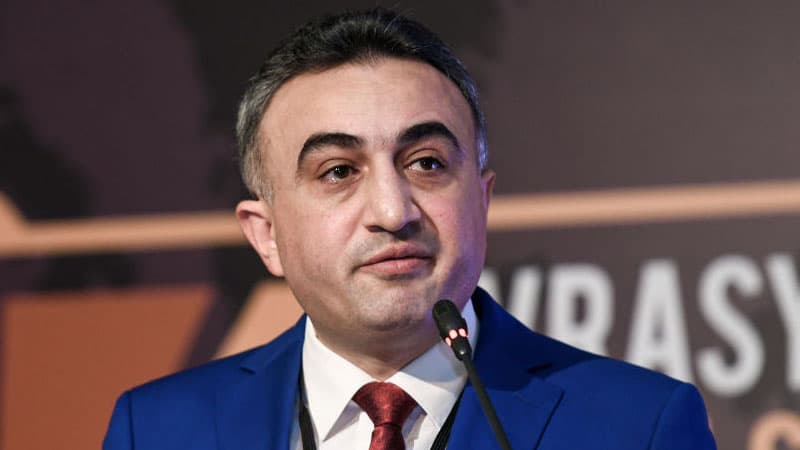 Kollegiya sədri deputatların özlərini “millət vəkili” adlandırmasına etiraz etdi