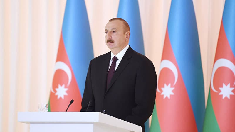 Prezident Vasif Talıbov və Xoşbəxt Yusifzadəni təltif etdi