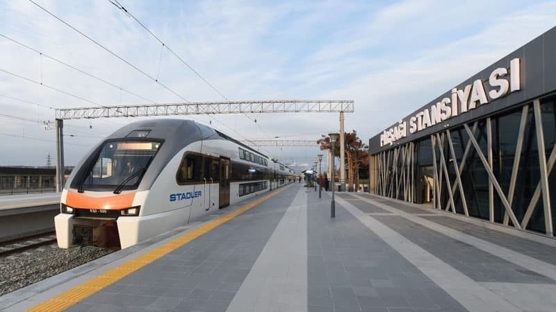 Xoşbəxt Yusifzadənin 60 ildən sonra Pirşağıya gələn elektrik qatarı (VİDEO)