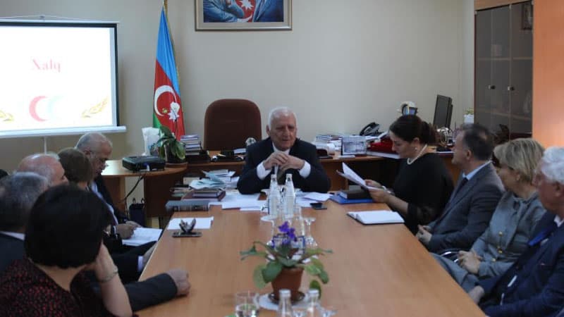 Tarix İnstitutunda AXC-nin de-fakto tanınmasının 100 illiyi qeyd olundu (FOTO)
