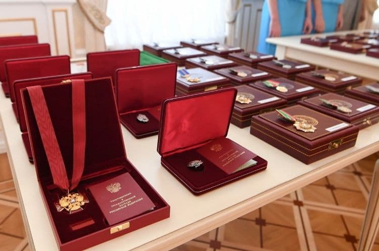 “Xalq yazıçısı” və “Xalq şairi” fəxri adları ilə bağlı inanılmaz faktlar