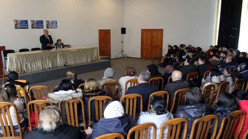 Asim Mollazadə kampaniya çərçivəsində seçicilərlə görüşdü (FOTO)