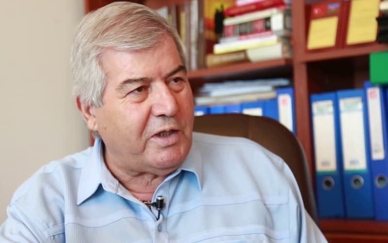 İki namizəd Sabir Rüstəmxanlıya görə geri çəkildi