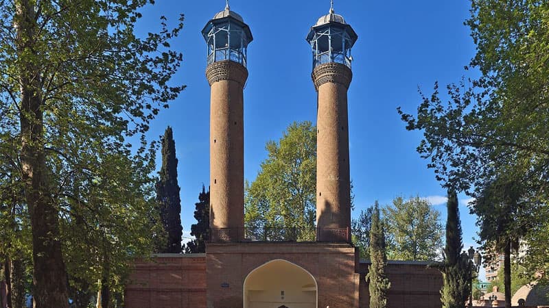 Gəncədə Şah Abbas məscidindən “Quran” oğurlandı
