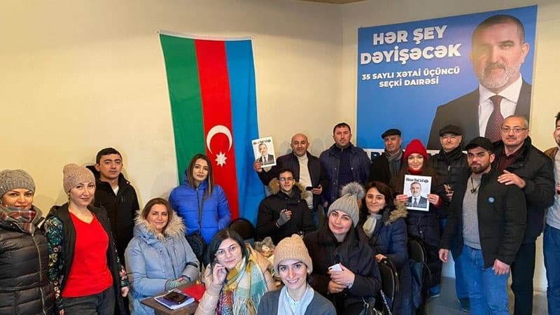 Rauf Arifoğlunun seçki qərargahı "10 min mənzil" proqramını bitirdi (FOTO/VİDEO)