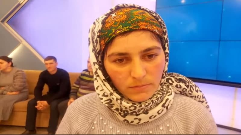 Evdən qaçan üç uşaq anası Əfsanədən gözlənilməz addım