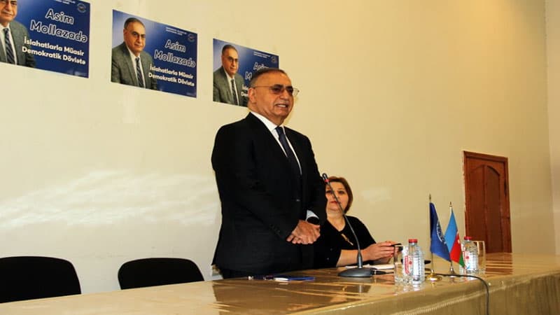 Asim Mollazadə seçicilərlə görüşdə gəncliyə, xanımlara və azad mediaya xitab etdi (FOTOLAR)