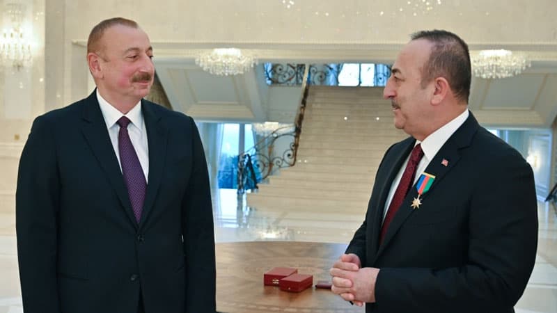Çavuşoğlunun Əliyevlə səmimi söhbəti: "Elmar qardaşım qısqanmasın..." (VİDEO)
