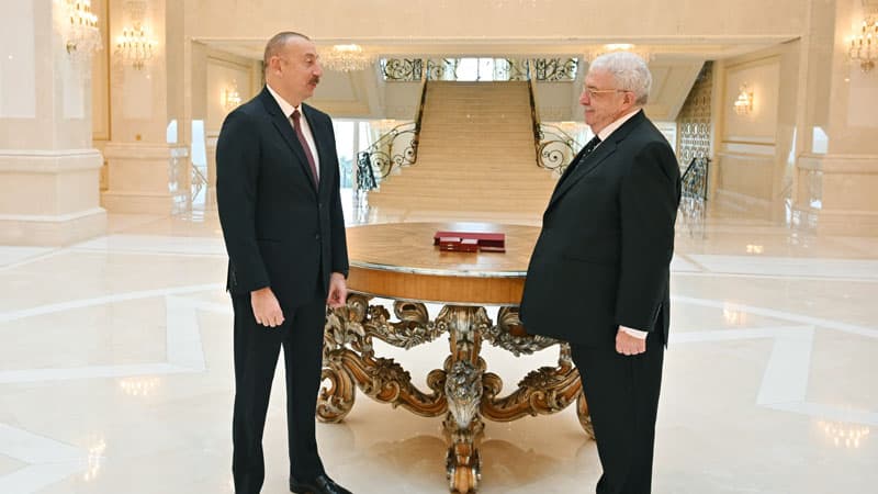 Prezident Mixail Qusmana “Şərəf” ordenini təqdim etdi
