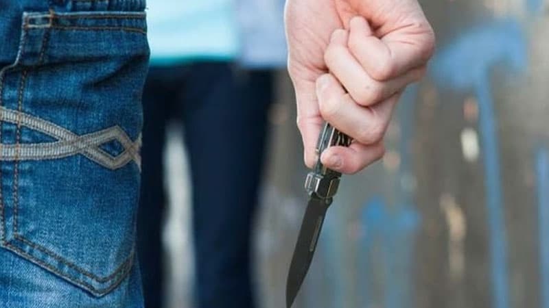 Qazax məktəbində bıçaqlanma: 9-cu sinif şagirdi məktəb yoldaşını vurdu