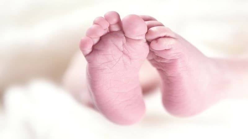 Yeni doğulan körpə koronavirusa yoluxdu
