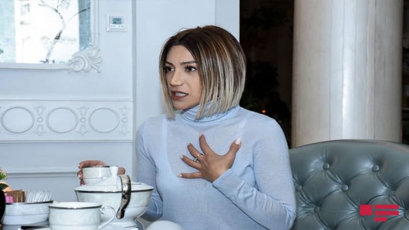 Röya Ayxan: "Sevinirdim ki, o butulkaları satıb, qardaşım üçün konfet alacam" (MÜSAHİBƏ)