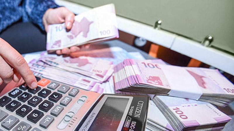 Vəzifəli şəxs külli miqdarda pul mənimsəmədə təqsirləndirilir (MƏHKƏMƏ)