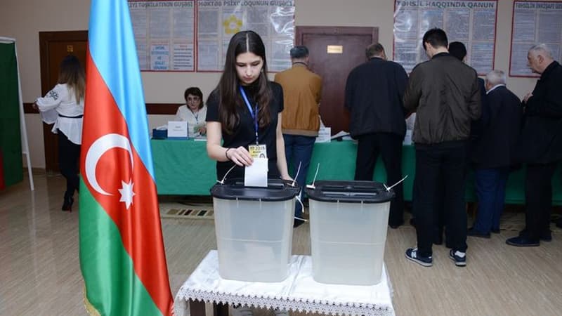Bu gün Azərbaycanda növbədənkənar parlament seçkiləridir