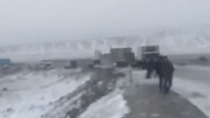 Buz bağlayan Bakı-Quba yolu açıldı