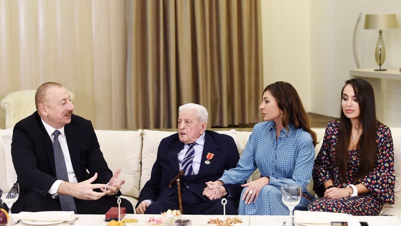 Prezident və xanımı Əlibaba Məmmədovla görüşdü (FOTOLAR)