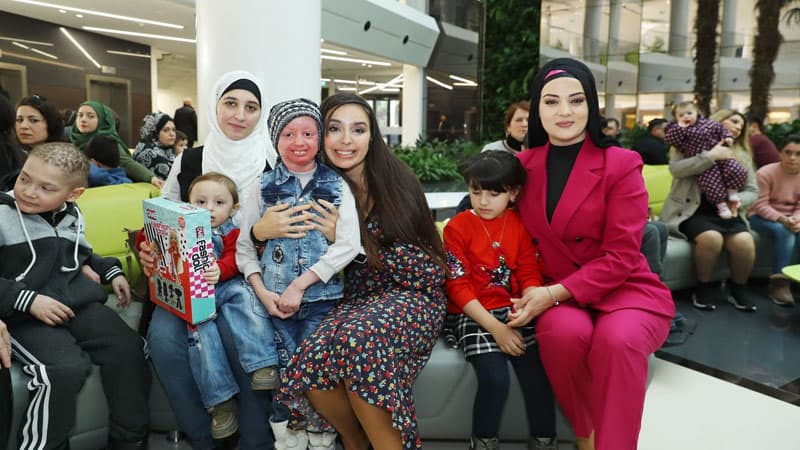 Leyla Əliyeva ixtioz, kəpənək və immundefisit xəstəliyindən əziyyət çəkən uşaqlarla görüşdü (FOTO)