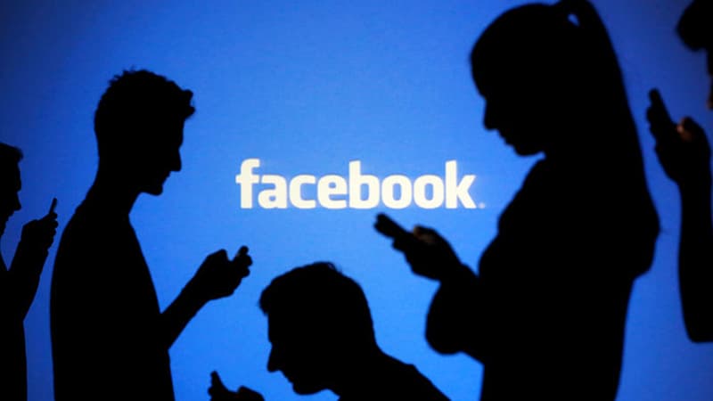 "Facebook" onlarla hesab, qrup və səhifəni sildi