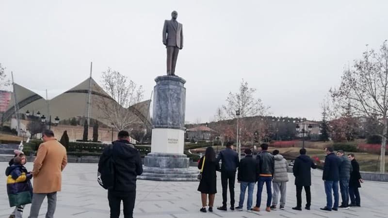 Çindən təxliyyə olunan azərbaycanlılar Bakıya çatdı