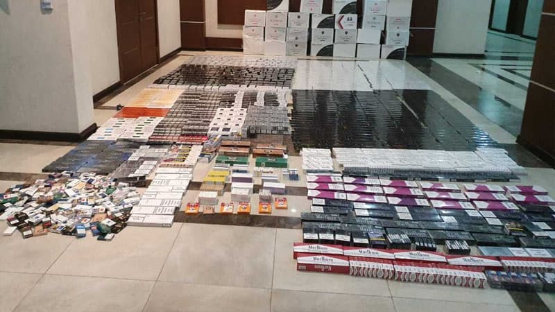 Bakıda mənzildən 200 mindən çox markasız siqaret tapıldı (FOTO/VİDEO)