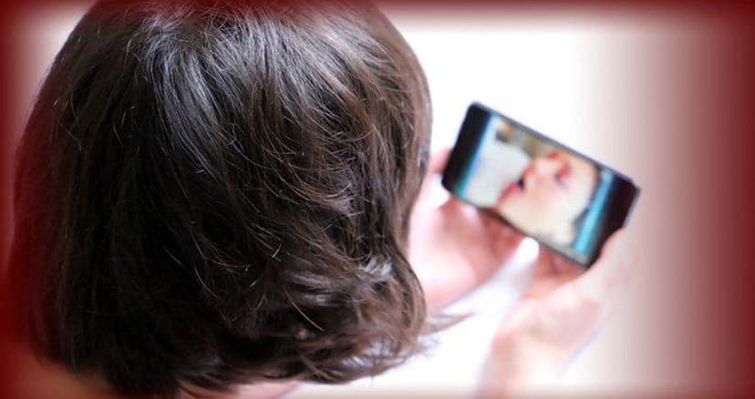 Dövlət saytından pornoqrafiya saytına keçid
