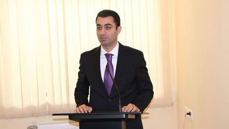 İcra başçısı köməkçisini işdən çıxardı
