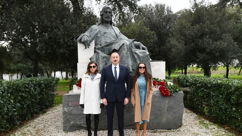Prezident və ailə üzvləri Romada Nizaminin abidəsini ziyarət etdi (FOTOLAR)