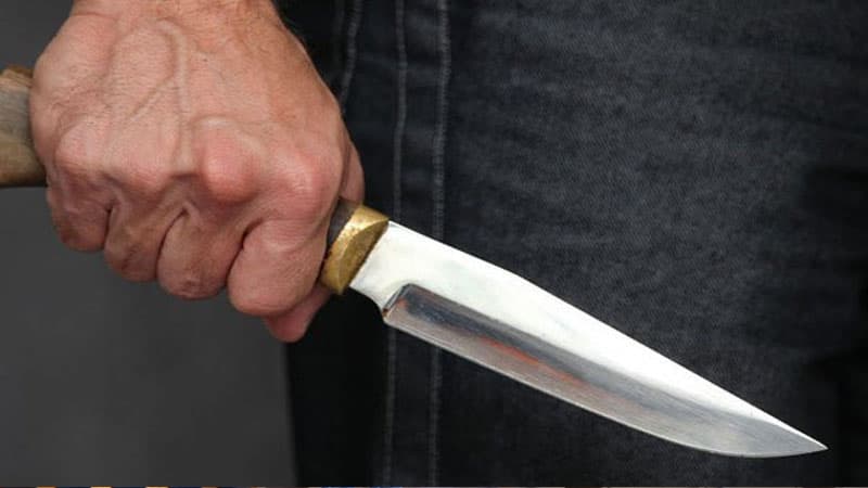 Bakıda şadlıq sarayının qarşısında dava: Üç qardaş bıçaqlandı