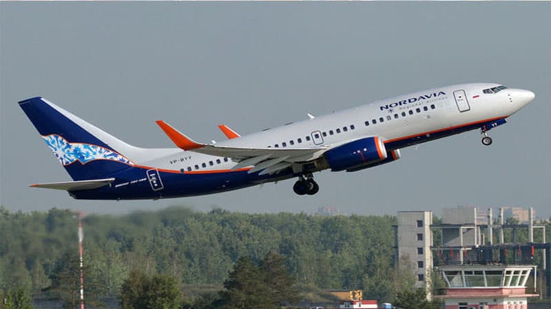 Sankt-Peterburq - Bakı aviareysi ləğv edildi