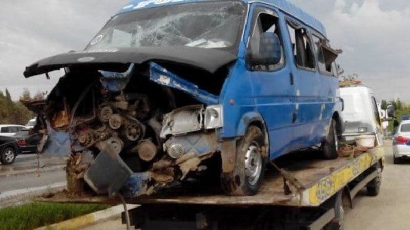 Sərnişin mikroavtobusu qəza törətdi: 1 nəfər öldü
