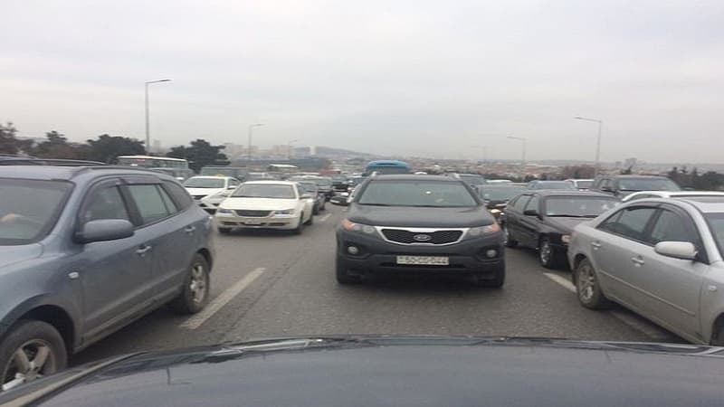 Bakı-Sumqayıt yolunda böyük tıxac yarandı (FOTO)
